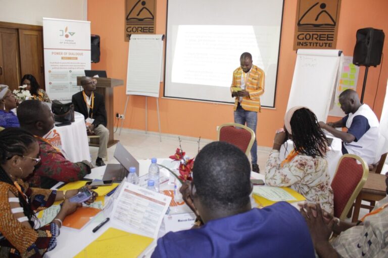 Espace civique et dialogue pour un fort leadership des parties prenantes 1024x683 1